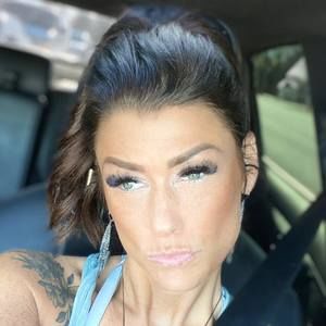 Meet your Posher, Stefania